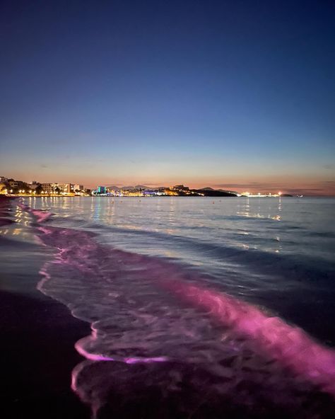 #ibiza #spain #aesthetic #beach #sunrise Ibiza At Night, Ibiza Aesthetic, Ibiza Sunset, Grad Trip, Spain Aesthetic, Catch Flights, Ibiza Spain, Beach Sunrise, European Cities