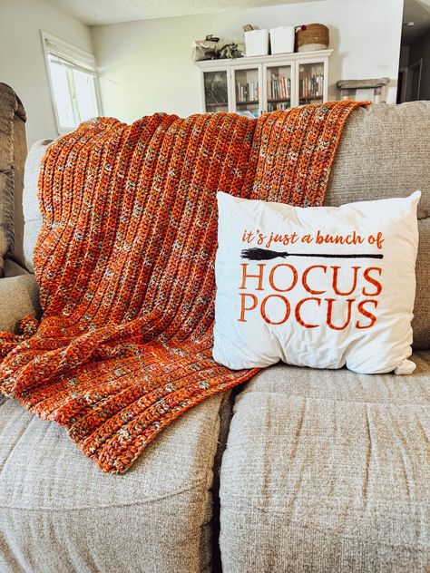 Beginner Friendly Free Crochet Blanket Pattern- Perfect Fall Blanket - Sierra's Crafty Creations Crochet Fall Blanket, Crochet Spider Web, Fall Crochet Ideas, Autumn Blanket, Crochet Spider, Crochet Candy, Cable Headband, Ribbed Crochet, Spring Crochet