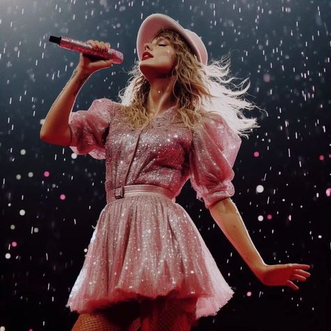 Taylor Swift Lover Fest, Taylor Swift Lover Fest Outfits, Lover Fest, Sparkly Short Dress, Taylor Swift Costume, Lover Dress, Museum Fashion, Pink Sparkly, Taylor Swift Cute