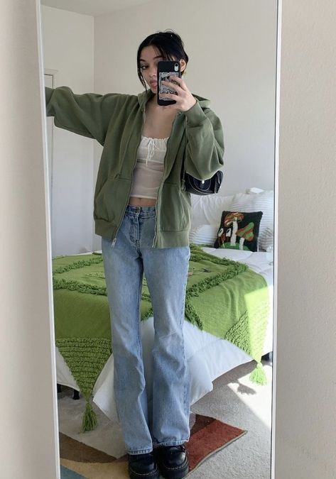 Spring Clothes, Aesthetic Fits, Clothes Aesthetic, Jeans Distressed, Swaggy Outfits, Jenna Ortega, 가을 패션, Fit Check, Looks Style