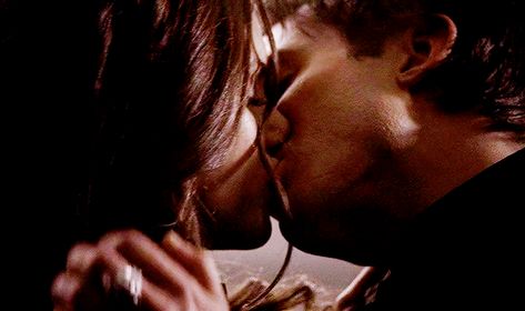 Katherine and Damon kissing in 1.22 Founder’s Day ~ requested by @queeronion Damon And Katherine Kiss, Damon And Katherine Gif, Damon Kissing, Katherine And Damon, Damon And Katherine, Damon And Elena Kiss, Boyfriend And Girlfriend Kissing, Making Out Gif, Tvd Pics