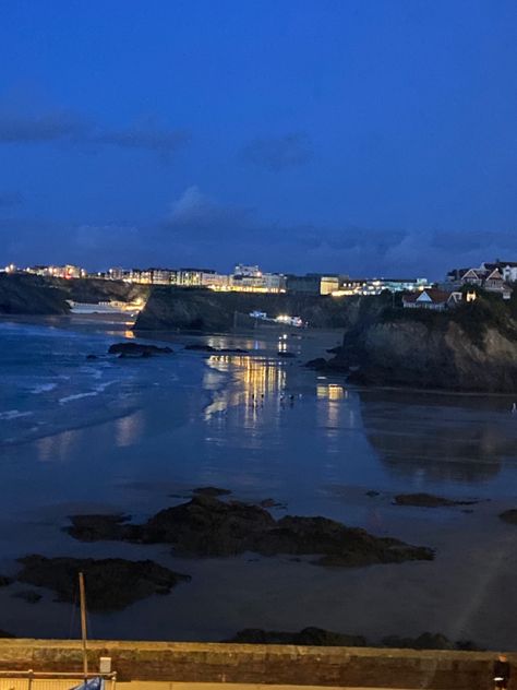 newquay, cornwall beach at night so PRETTYY Newquay Cornwall Aesthetic, Cornwall Beach, Dream Holidays, Penzance Cornwall, Cornwall Coast, Cornwall Beaches, Newquay Cornwall, Beach At Night, Night View