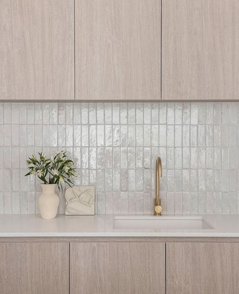 A beautiful kitchen by @circabuilding featuring our hand made Lily Bejmat tiles 🤍 #kitcheninspiration #designerkitchen #handmadetiles #bejmat #kitchensplashback #kitchen #moroccantiles #dilorenzotiles Kitchen Interior Tiles, White Tile Splashback, White Kitchen Splashback Ideas, Small Kitchen Tiles, Bejmat Tiles, Splashback Kitchen, White Kitchen Splashback, Brick Backsplash Kitchen, Kitchen Splash Back