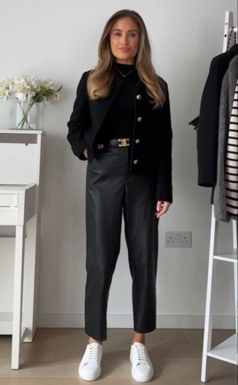 Business Casual Outfits For Women Leather Pants, Leather Pants Outfit Office, Chanel Streetwear, Smart Casual Work Outfit Women, Cute Office Outfits, Summer Business Casual Outfits, Aesthetic Business, Neat Casual Outfits, Casual Work Outfits Women