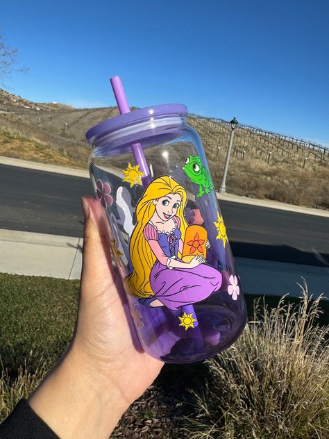 Tumbler Care Instructions, Cups Ideas, Cup Crafts, Glass Cups, Glitter Glass, Purple Ombre, Cute Cups, Plastic Straw, Disney Princesses