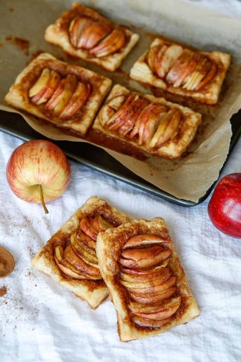 Autumn Puff Pastry Recipes, Apple Cinnamon Tart Recipe, Fall Apple Pastries, Apple Pie Tarts Recipe Easy, Rustic French Apple Tart Recipe, Apple Breakfast Pastry, Red Apple Desserts Easy, Apple Tart Filling Recipe, Cinnamon Apple Tart