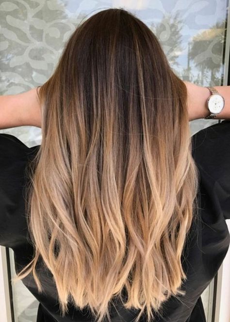 Looking for a change in this fall? it’s time to head to the salon and hit the refresh button. We have rounded up the... Hair Melt, Color Melting Hair, Modele Fitness, Brown Ombre Hair, Blond Balayage, Ombre Hair Blonde, Straight Hair Cuts, Balayage Blonde, Gorgeous Hair Color