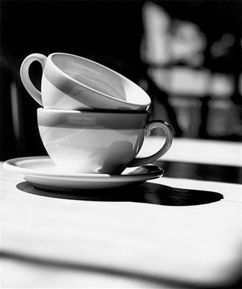 Still-Life-photography-1 Foto Macro, Ideas For Photography, Still Life Pictures, Photography Still Life, Black And White Coffee, Photography Black And White, Beautiful Food Photography, Object Photography, Still Life Photos