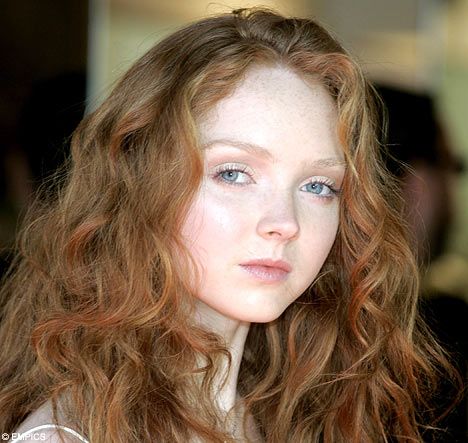 Girl with Red Hair Blue Eyes and Light | Blue-eyed Lily Cole recently secured a place at King's College ... Red Hair Blue Eyes, Redhead Makeup, Light Blue Eyes, Lily Cole, Curly Hair Types, Girls With Red Hair, Jude Law, Hair Curly, Ombre Hair