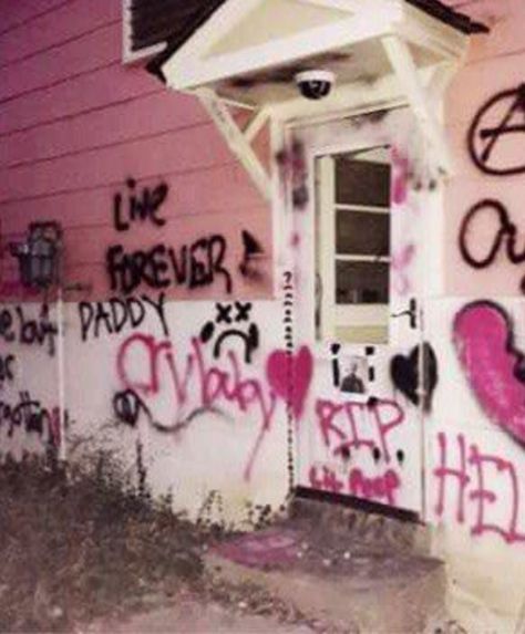 lil peep Pink House, On The Side, Pink And Black, Graffiti, Building, Pink, White, Black