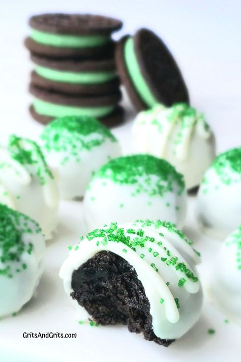 Mint Oreo Truffles, Oreo Cookie Truffles, Mint Truffles, Starbucks Party, Truffle Recipes, Mint Desserts, Oreo Cookie Balls, Irish Desserts, Easy Truffles