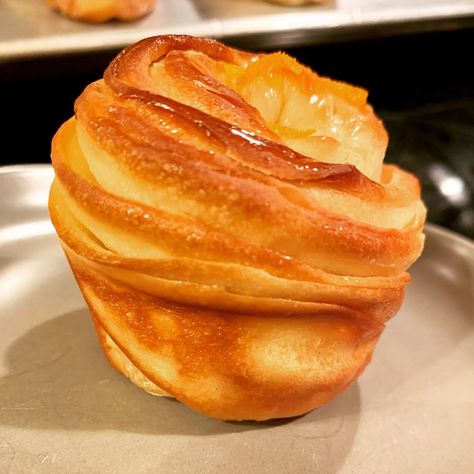 Croissant Buns Recipe, Croissant Muffin Recipe, Savory Cruffins, Cruffin Recipe From Scratch, Cruffins Recipe Easy From Scratch, Mini Cruffins, Homemade Cruffins, Cruffins Recipe Easy, Muffin Croissant