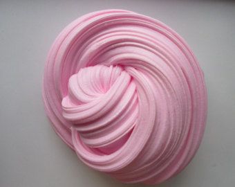 Pink slime ingredients- -borax -school glue (Elmer's glue workers really well) -shaving cream -food colouring (u don't need to make pink) Diy Crafts Slime, Slime Swirl, Cool Slime Recipes, Fluffy Slime Recipe, Slime Ideas, Making Fluffy Slime, Slime Ingredients, Pink Slime, Pretty Slime