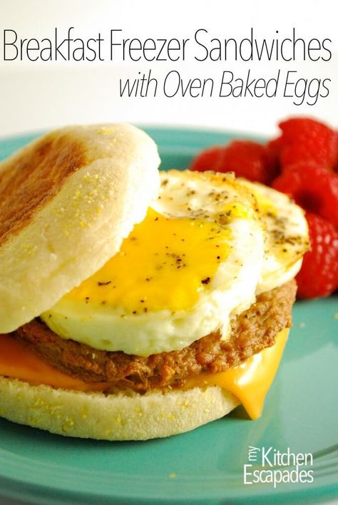 Freezer Eggs, Freezer Ideas, Resep Makanan Beku, Oven Baked Eggs, Breakfast Sandwiches Frozen, Freezer Sandwiches, Muffin Breakfast, Sausage Muffins, Healthy Breakfast Sandwich