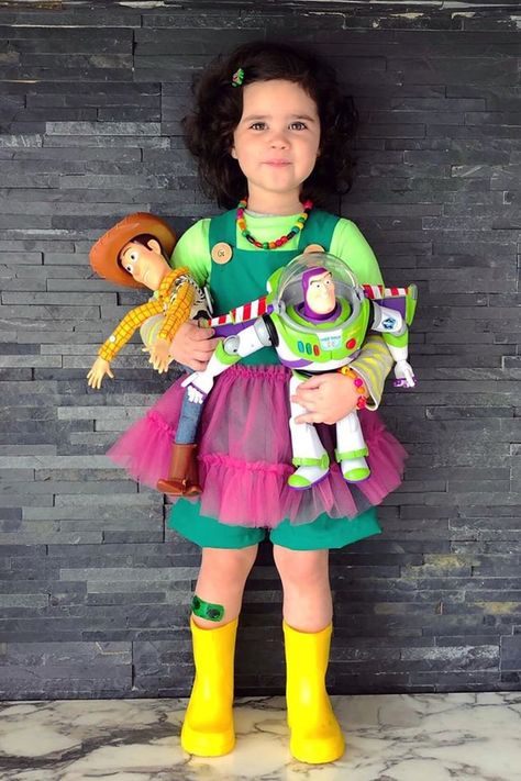 Most Popular Halloween Costumes For Kids in 2019 Immagini Grinch, Disfraz Toy Story, Diy Fantasia, Family Themed Halloween Costumes, Most Popular Halloween Costumes, Halloween Costumes 2014, Popular Halloween Costumes, Themed Halloween Costumes, Popular Costumes