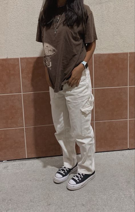 Cargo Pants Outfit T Shirt, Cargos With Baggy Shirt, Baggy Shirt With Cargo Pants, Shoes That Go With Cargo Pants, Cargo Pants With Brown Shirt, Cargo Pants Outfit Baggy Shirt, Streetwear With Converse, Things To Wear With Black Cargo Pants, Cargos And Tshirt