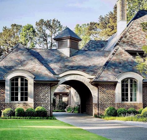 Carriage House Plans, Harrison Design, Porte Cochere, Traditional Exterior, Atlanta Homes, Entry Way, Dream House Exterior, Colonial House, Home Design Decor