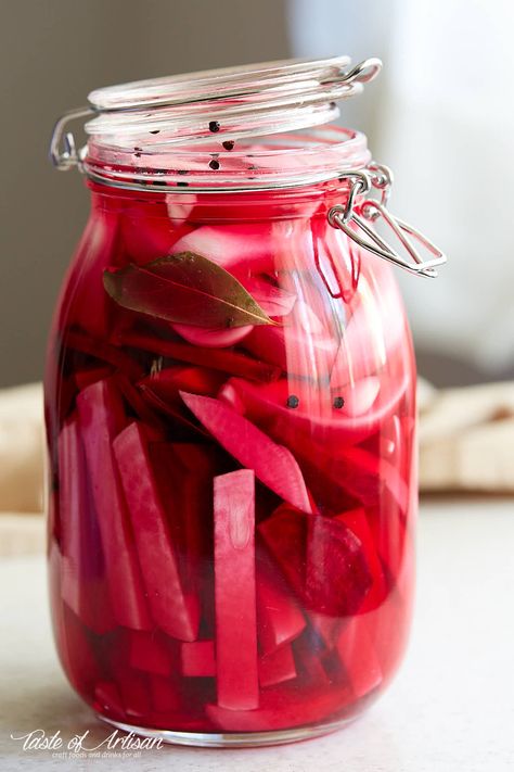 Refrigerator Pickled Beets, Turnips Recipe, Turnip Recipes, Pickled Turnips, Pickled Cherries, Pickled Cabbage, Refrigerator Pickles, Fermented Vegetables, Pickled Beets