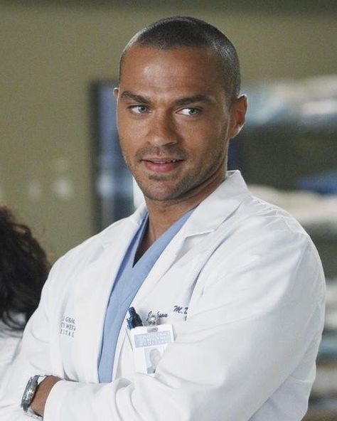 Jesse Williams... rawr. Greys Anatomy Season 8, Jessie Williams, Jackson Avery, Jesse Williams, Greys Anatomy Cast, Male Doctor, Medical Drama, Season 8, Grey's Anatomy