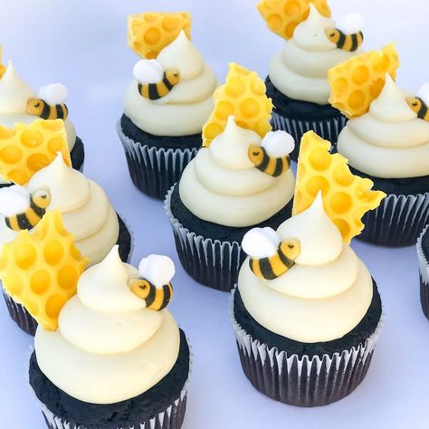 McKenzie Norton | I couldn’t wait any longer to share these bee cupcakes! They’re killing me! Chocolate cake with honey cream cheese buttercream for THE… | Instagram Honey Cream Cheese, Bee Cupcakes, Honey Cream, Winnie The Pooh Cake, Winnie The Pooh Baby Shower, Bee Cakes, Cream Cheese Buttercream, Elegant Desserts, Wilton Cakes