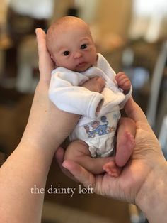 Mini Reborn Dolls, Real Looking Baby Dolls, Reborn Baby Boy Dolls, Life Like Baby Dolls, Baby Mold, Doll Nursery, Real Baby Dolls, Baby Doll Nursery, Silicone Reborn Babies