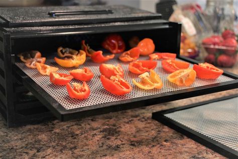 Dehydrate Peppers, Cooking Techniques Basic, Dehydrated Vegetables, Dried Peppers, Alfredo Sauce Recipe, Food Substitutions, Habanero Peppers, Dehydrated Food, Chocolate Chip Recipes