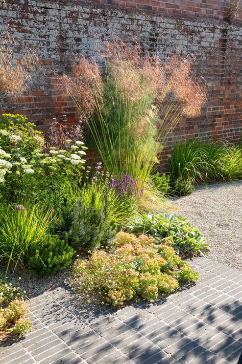 Walled Gardens Design, Brick And Gravel Pathway, Structured Garden Design, Pavers In Gravel, Pathways Drawing, Garden Colour Schemes, Front Garden Planting, Pavers Gravel, Brick Wall Garden