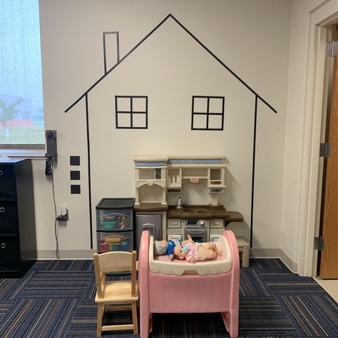 Home Daycare Dramatic Play Area, Home Corner Preschool Pretend Play, Small Dramatic Play Area, Dramatic Play Window, Classroom Kitchen Center, Home Living Center Preschool, House Area Preschool Dramatic Play, Kindergarten Kitchen Center Ideas, Dramatic Corner Preschool Ideas