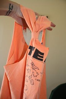 It Is What It Is: DIY T-Shirt Tanktop! Going to try this with a bow instead of wrap Zumba Shirts, Tshirt Tank Top, Diy Workout, Diy Tank, Running Apparel, Diy T Shirt, Shirt Diy, Old Shirts, Cute Tank Tops