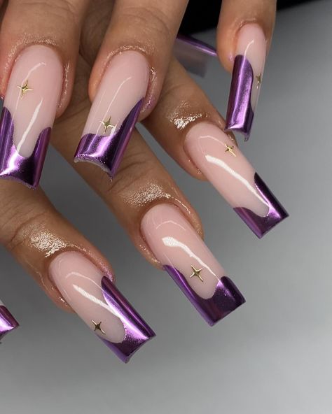 Purple 2023 Nails, Acrylic Nails Dark Purple Design, Purple And Chrome Nails, Dark Purple Nails French Tip, Nail Art On Purple Nails, Purple Nail Designs Black Women, Purple Crome Nails Design, Purple Nail Inspiration, Royal Purple Nails Design