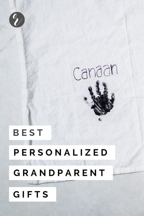 Grandparent Keepsake Ideas, Homemade Gifts For Grandma From Baby, Christmas Gift For New Grandparents, Baby First Christmas Gifts For Family, Gifts To Grandparents From Kids Diy, Christmas Gifts For First Time Grandparents, Christmas Gift Ideas For New Grandparents, Diy Great Grandparent Gifts, Grandfather Gifts From Grandkids Diy