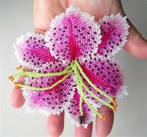 Free Loom Bead Patterns - I've been trying to find beaded flowers like this for ages!!! Yippee!!! Loom Bead Patterns, Beaded Flowers Patterns, Seed Bead Flowers, French Beaded Flowers, Stargazer Lily, Beautiful Beadwork, Beaded Crafts, Bead Loom Patterns, Bead Stitching