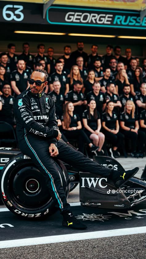 Driver Aesthetic, Football Anime, Mercedes Lewis, Hamilton Wallpaper, Lewis Hamilton Formula 1, F1 Lewis Hamilton, مرسيدس بنز, Watch F1, Mercedes Amg Petronas