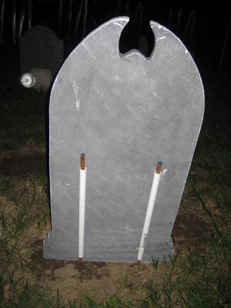 Glue pvc to the stone. Slip over the rebar, holds up to 50 mph winds. Halloween Cemetary, Halloween Outside, Halloween Props Diy, Halloween Graveyard, Halloween Tombstones, Pvc Pipes, Halloween 3, Halloween Outdoor, Halloween Yard Decorations