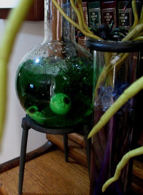 23+ Unexpected Halloween Decorating Ideas for the Home Haunted Laboratory, Witch Potions, Halloween Mad, Mad Scientist Halloween, Scientist Lab, Mad Scientist Party, Halloween Potion Bottles, Halloween Apothecary, Diy Props