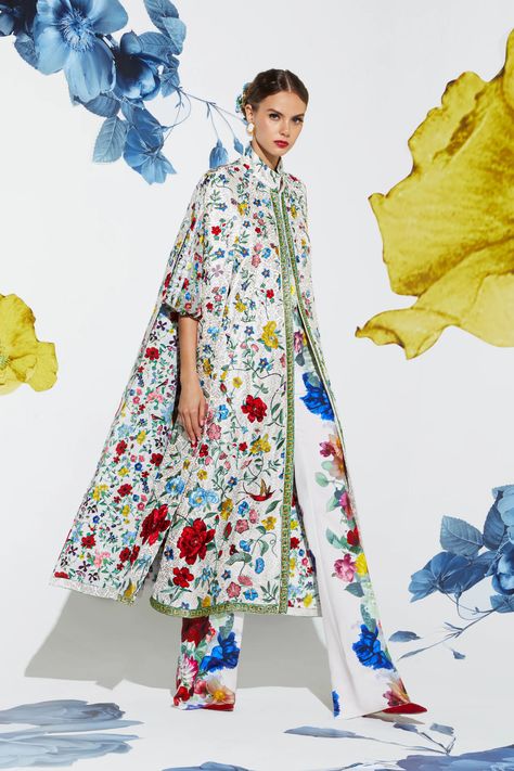 Alice + Olivia Spring 2025 Ready-to-Wear Fashion Show | Vogue Fashion Identity, Ladies Who Lunch, Resort Fashion, Alice And Olivia, Next Clothes, Print Trends, Layer Dress, Fashion Show Collection, Independent Designers Fashion