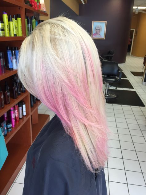 Pink Frosted Tips Hair, Platinum Blonde Hair With Pink Highlight, Hair Down With Bangs, Blonde With Pink Tips, Bangs Reference, Light Pink Tips, Pink Highlights In Blonde Hair, White And Pink Hair, Blonde Hair With Pink Tips