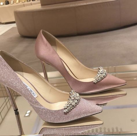 Pink Glitter Heels, Elegant Shoes Heels, Hak Tinggi, Pretty Heels, Dr Shoes, Fashion Shoes Heels, Shoes Heels Classy, Shoes Outfit Fashion, Classy Shoes