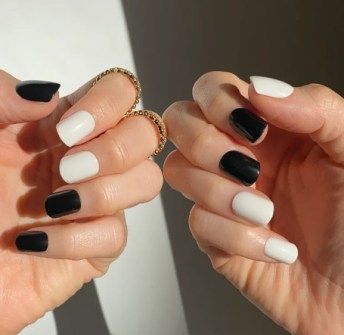 67 Timeless elegant Black and white nail designs - miss mv Real Nails Painted Gel Short, Short Black Nails With Accent Nail, Black And White Nails Men, Black And White Natural Nails, Black And White Dip Nails, Short Nail Designs Black And White, Black Nails Natural, Short Nails Squoval, Gel Manicure Designs Short Nails