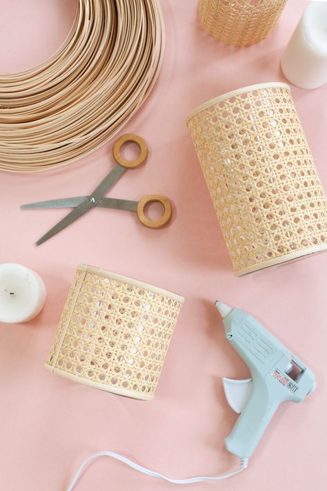 How to Make a Caned Candle Holder #candleholder #easycrafts #abeautifulmess Cane Products, Cane Webbing, Diy Lampe, Diy Candle Holders, Marcel Breuer, Diy Holder, Craft Night, Beautiful Mess, Diy Candles