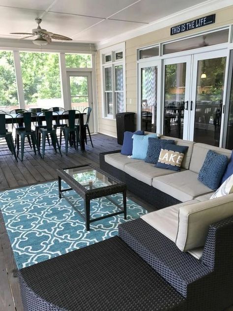 Design Per Patio, Veranda Design, Farmhouse Porch Decor, Screened Porch Designs, Sunroom Designs, Florida Room, Sun Porch, Porch Furniture, Budget Patio