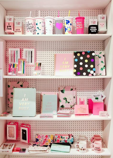 Cool Store Design, Stationary Storage Ideas, Craft Shop Interior, Gift Shop Ideas, Print Shop Design, Stationery Store Design, Office Craft Room Combo, Gift Shop Interiors, National Stationery Show