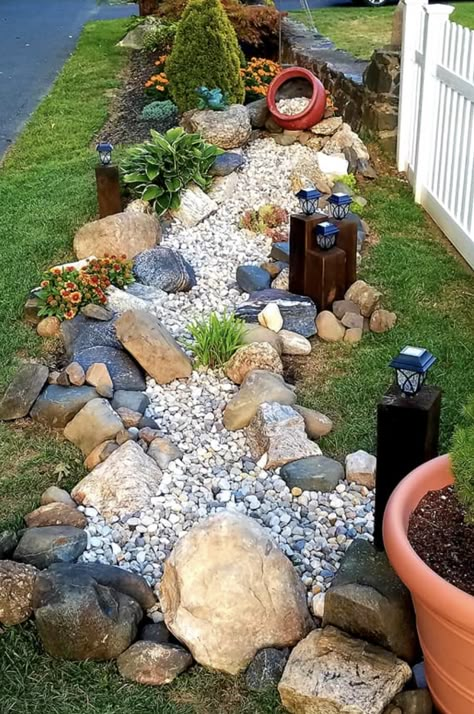 Landscaping With Different Color Rocks, Slim Garden Ideas, Bolder Rock Landscaping Front Yard, Low Maintenance Landscaping Front Yard River Rock, Limestone Rock Garden, Field Rock Landscaping Ideas, Front Yard Design With Rocks, Rock Garden Ideas Landscaping, Dry Stack Stone