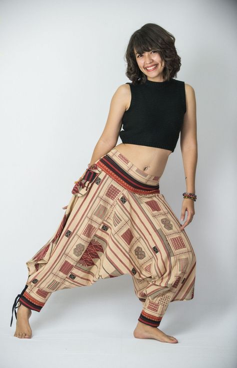 Hareem Pants, Lion King Costume, Bohemian Pants, Dhoti Pants, Harem Pants Women, Batik Fashion, Baggy Trousers, Clothing Sites, African Men Fashion