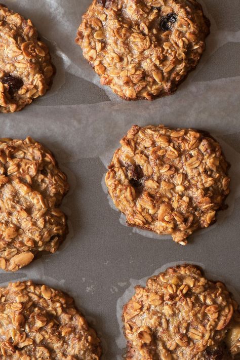 When you need a sweet treat or a snack on-the-go, try these OMS friendly 'travel cookies' by Rachel Detroit Coaching. Oms Diet, Oms Recipes, Salted Heath Cookies, Blue Zone Breakfast Cookies, Instant Oatmeal Packet Cookies, The Kitchen Sink Monster Breakfast Cookies Clean Food Crush, Swank Diet, Vanishing Oatmeal Cookies, Aip Baking