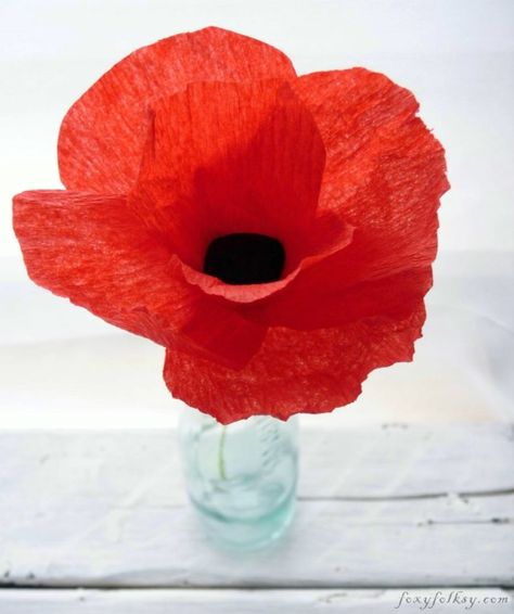 Tissue Paper Poppies How To Make, Paper Poppies, Flowers Poppies, Poppy Craft, Diy Fleur, Make Paper Flowers, How To Make Paper Flowers, Crepe Paper Flowers, Paper Flower Wall