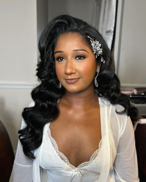 Talk about a show stopper!!😮🤍 the most stunning bride… Glam Hollywood Wave Set. • @colorwowhair | Shine Spray, Pop n Lock, Style On Steroids • @kykhair @kykhaircare Volume Powder • @markhillhair Extra Long Wand • @cloudninehair Wide Straighteners Side Part Old Hollywood Waves, Side Part Glamour Waves, Hollywood Waves Pinned To Side, Hollywood Curls Pinned To The Side, Black Bride Hollywood Waves, Bride Glam, Shine Spray, Hair Specialist, Hollywood Waves