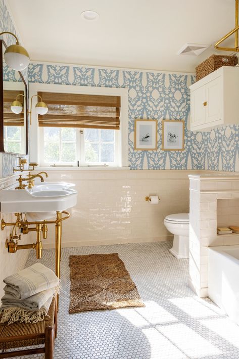 Refreshing a 1915 Craftsman in Altadena, CA - This Old House Bungalow Bathroom, Craftsman Bathroom, Craftsman Interior, Craftsman Cottage, Sandberg Wallpaper, Victorian Bathroom, Cottage Bathroom, Ig Feed, Upstairs Bathrooms