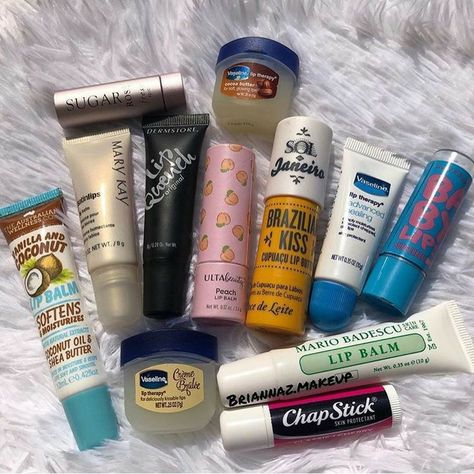 Chap Sticks, Skincare Stuff, Lip Care Diy, Penyimpanan Makeup, Glossier Lip Balm, Burts Bees Lip Balm, Burts Bees Lip, Vaseline Lip Therapy, Wishlist Ideas