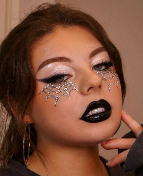 Makeup Looks For Halloween, Black Halloween Makeup, Spider Web Makeup, Pelottava Halloween, Spider Makeup, Cool Makeup, Holloween Makeup, Cute Halloween Makeup, Halloween Beauty